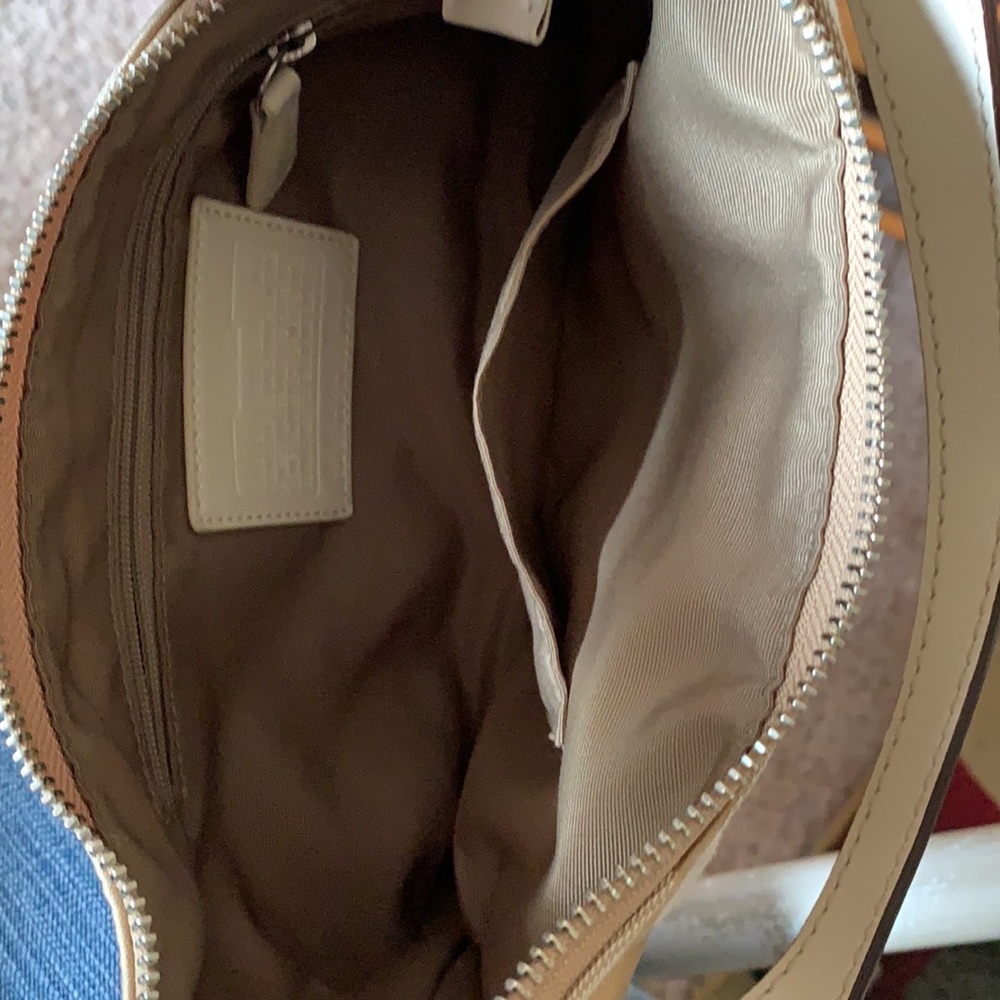 Coach beige purse - Picture 3 of 7